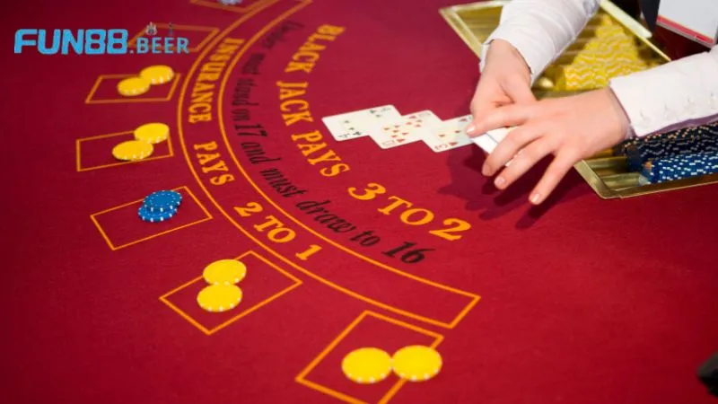 Blackjack có quy tắc đơn giản, dễ hiểu và phù hợp với mọi đối tượng người chơi